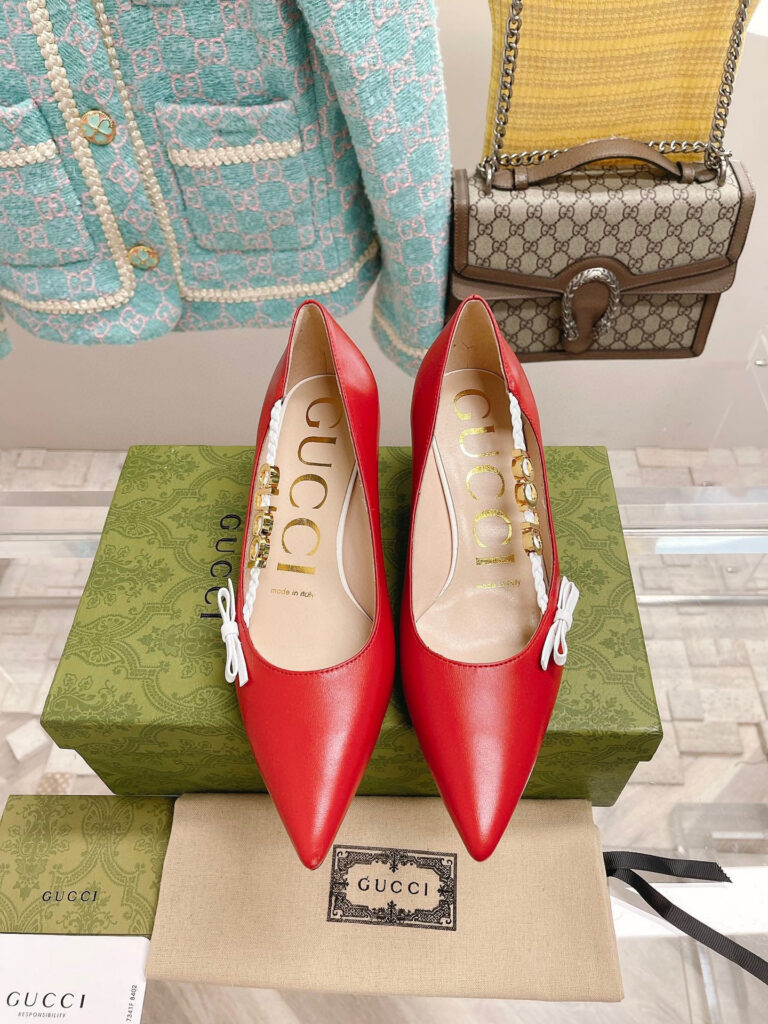 Gucci Women's Pump With 'gucci' Pumps editorial product context 1