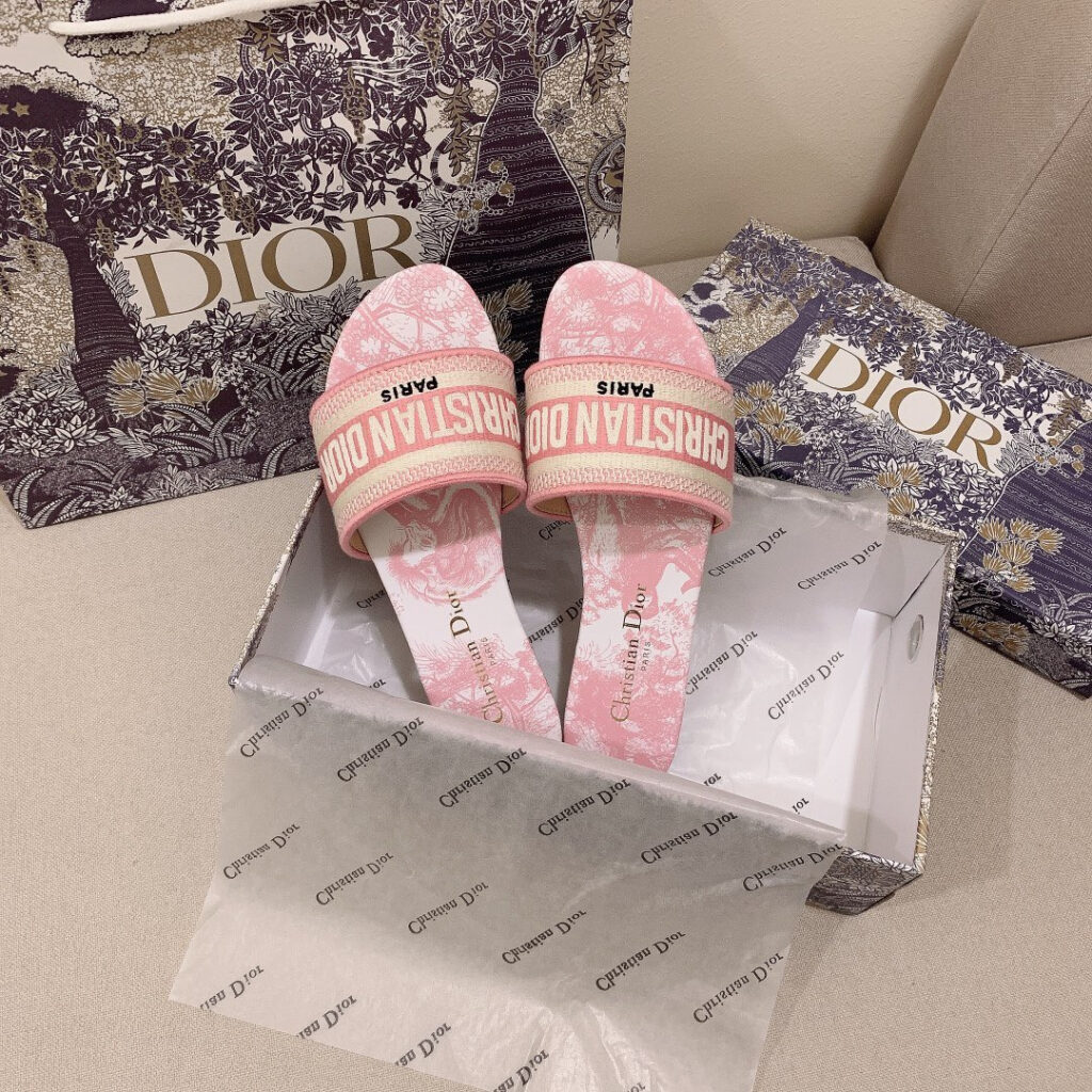 Dior DWAY SLIDES editorial product context 1
