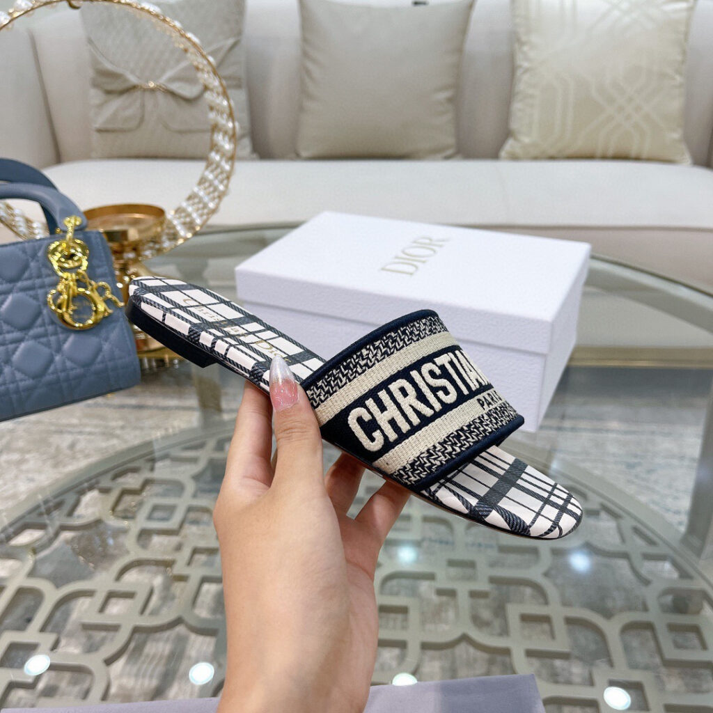Dior DWAY SLIDES editorial product context 1