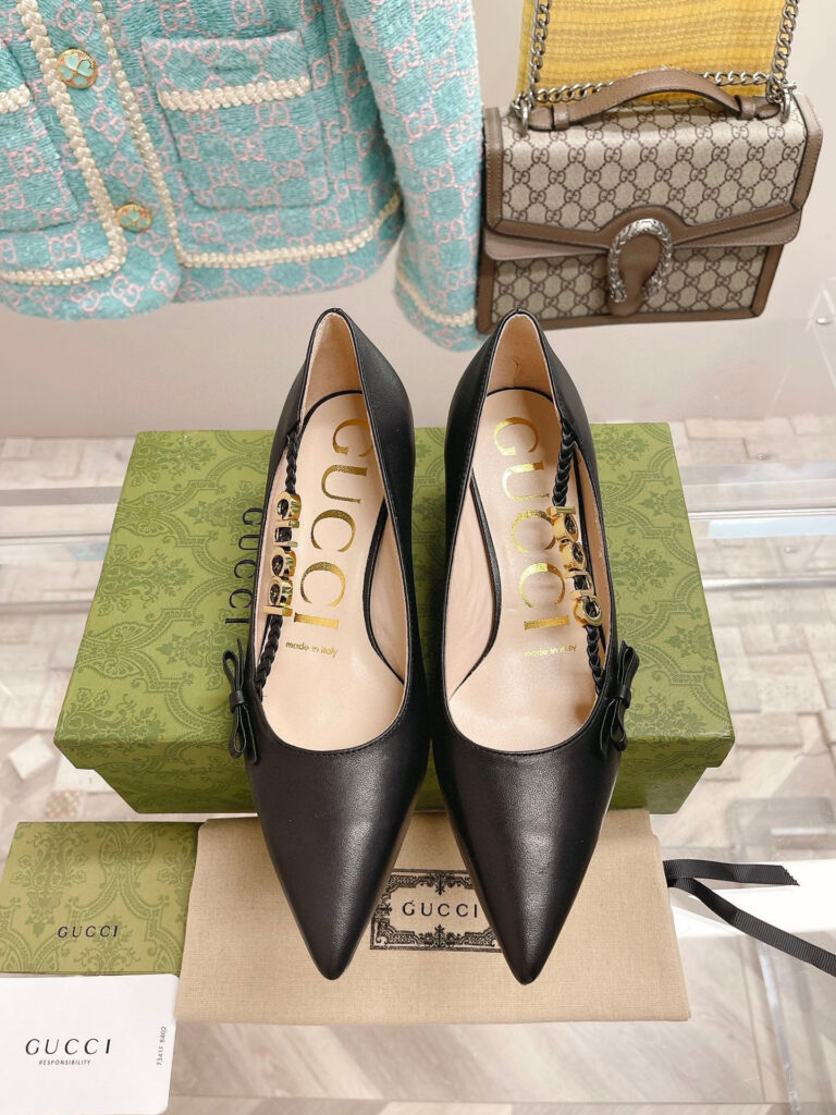Gucci Women's Pump With 'gucci' Pumps editorial product context 1