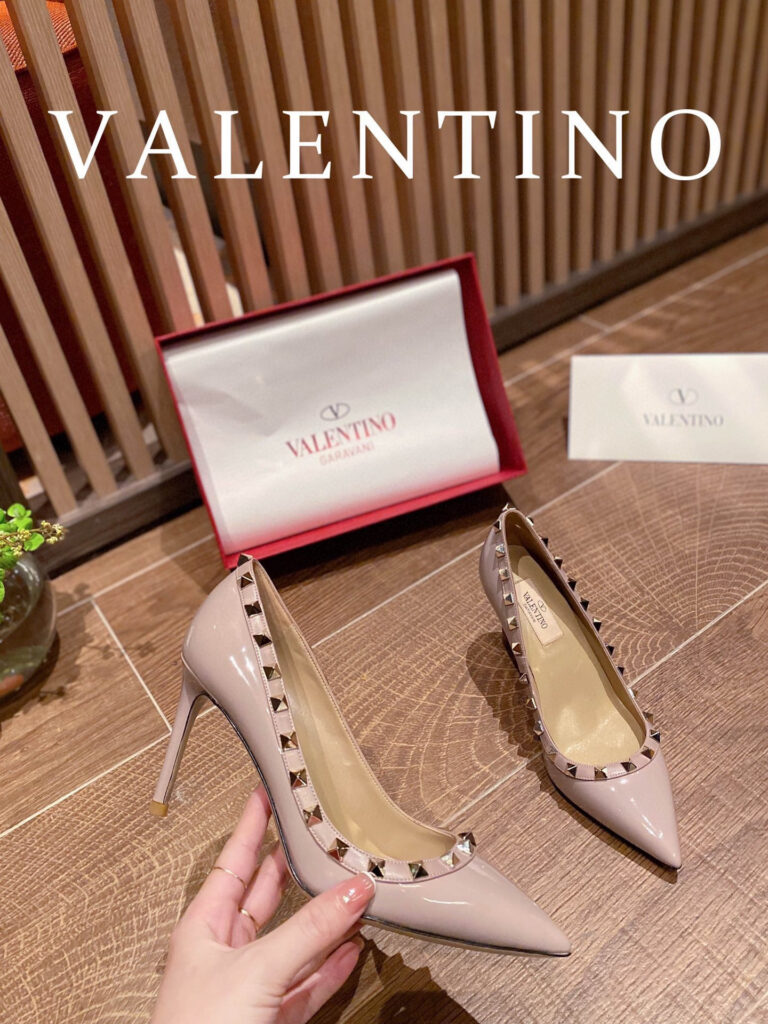 Valentino Rockstud High Heels Pumps editorial product context 1
