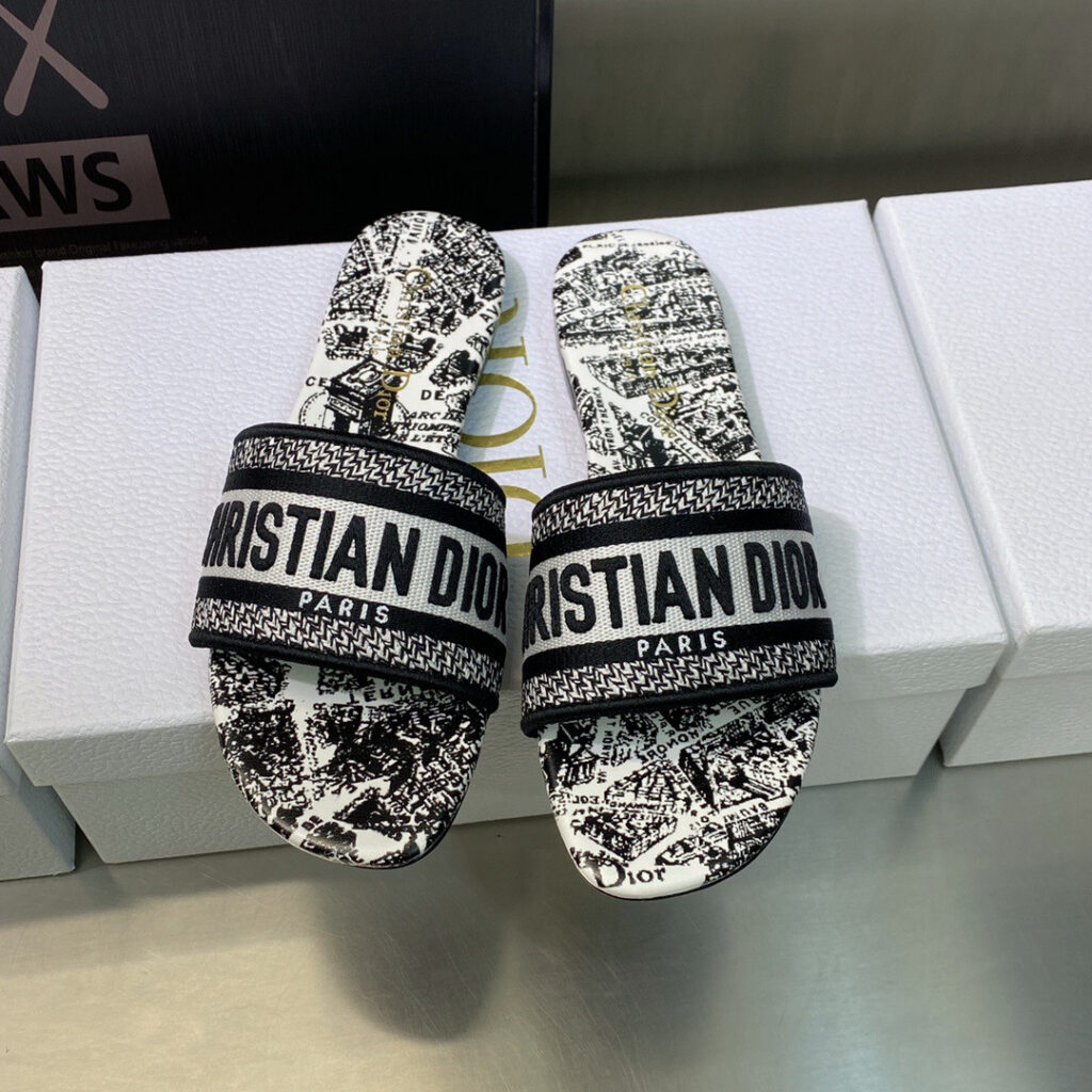 Dior DWAY SLIDES editorial product context 1