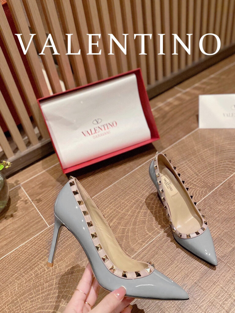 Valentino Rockstud High Heels Pumps editorial product context 1