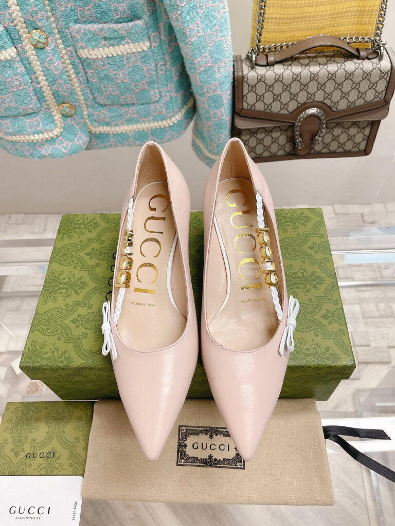 Gucci Women's Pump With 'gucci' Pumps editorial product context 1