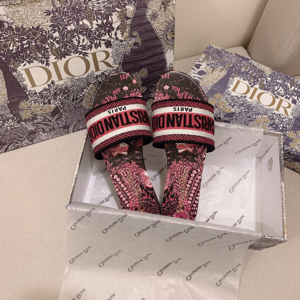Dior DWAY SLIDES editorial product context 1