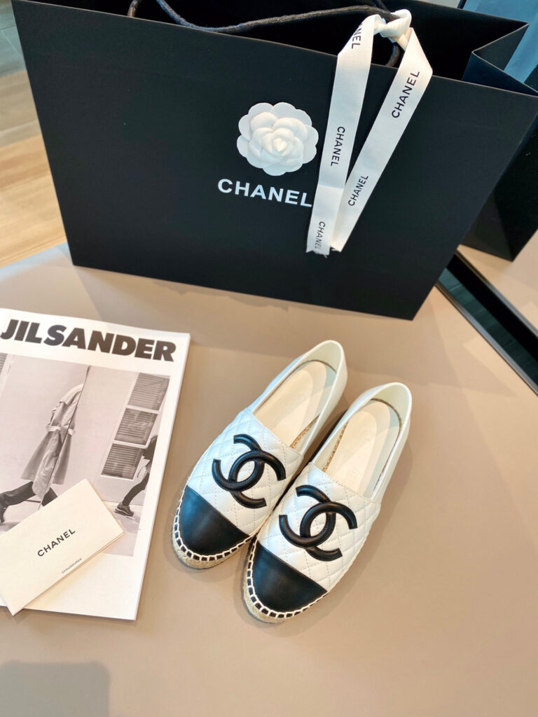 Cl Espadrilles Piece editorial product context 1