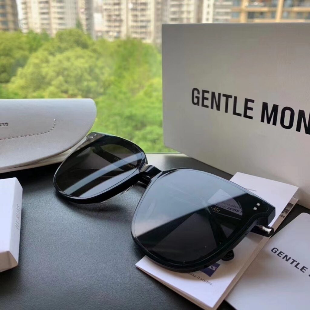 Gentle Monster My Ma Black Ring editorial product context 2