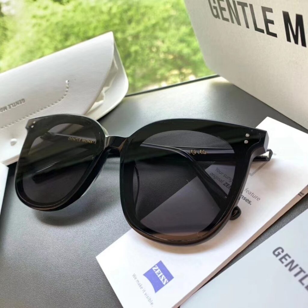 Gentle Monster My Ma Black Ring editorial product context 3