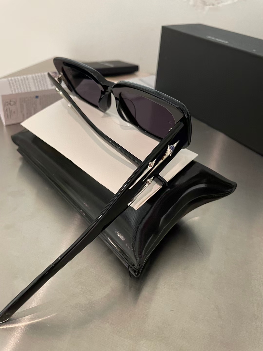 Premium Designer Handbag PE8G - Luxury Leather Crossbody Bag