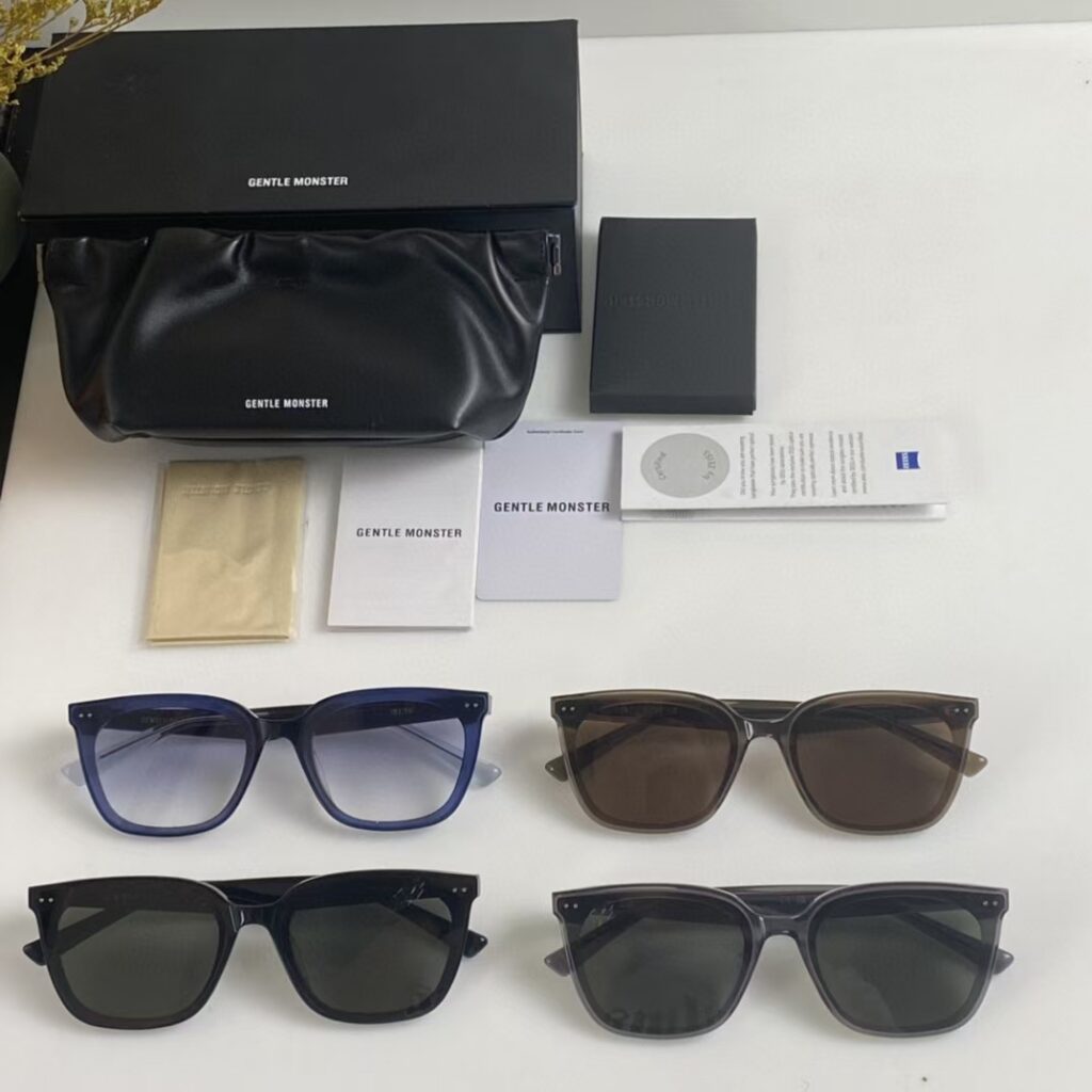 Designer DVMN Handbag editorial product context 1