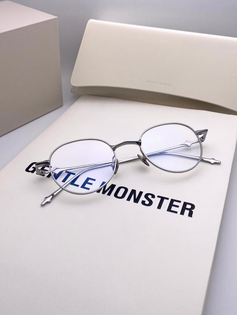Gentle Monster Eyeglasses Metal Gold Ring editorial product context 3
