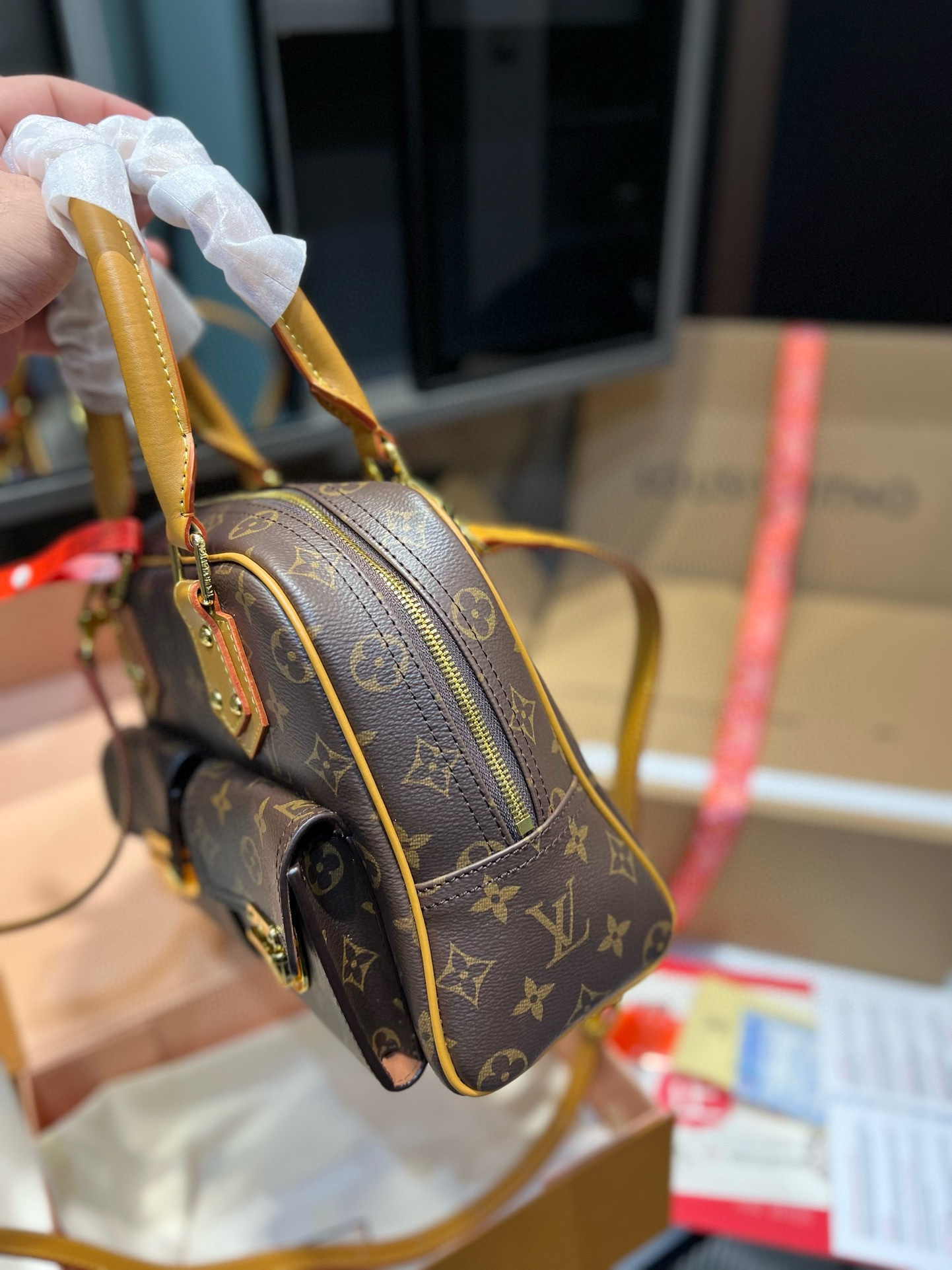 Louis Vuitton p165 29 20 Handbag