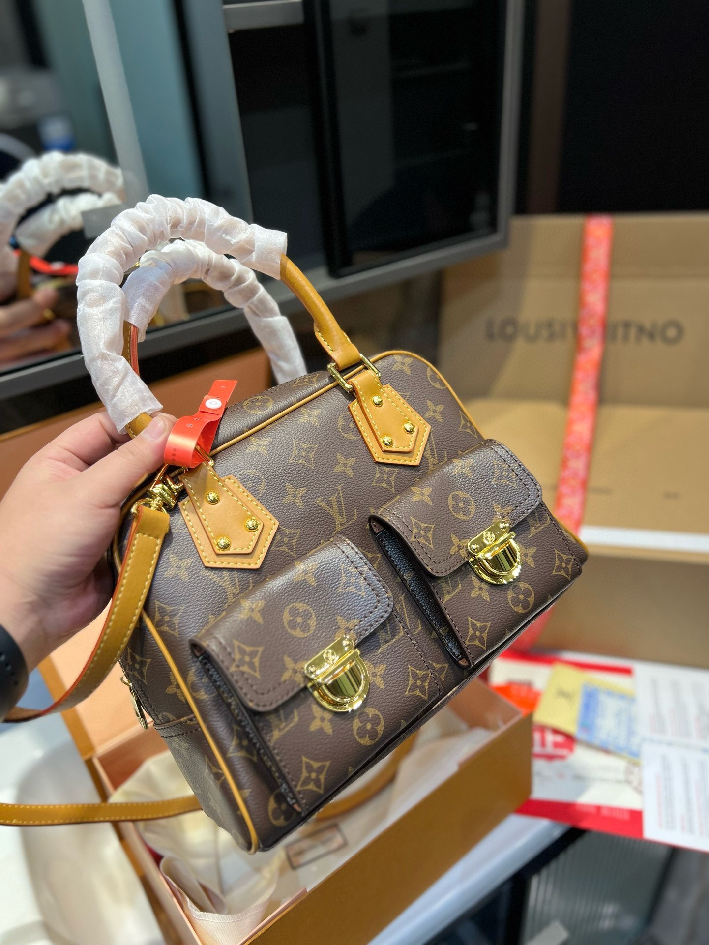 Louis Vuitton p165 29 20 Handbag