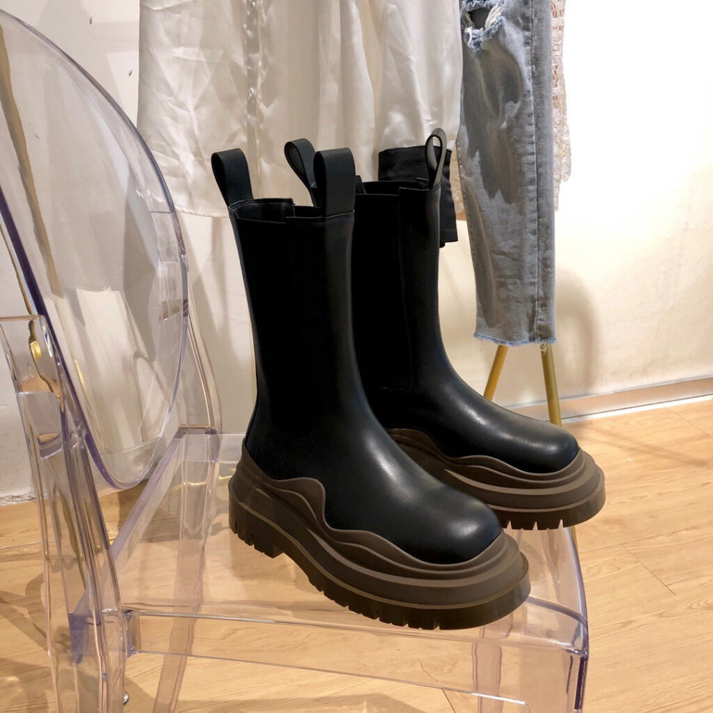 Bottega Veneta Tire Piece editorial product context 1