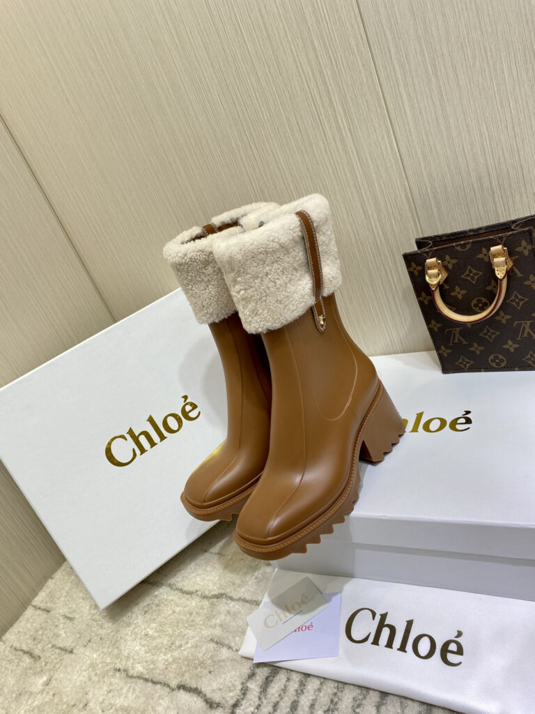 Chloé Boots editorial product context 1