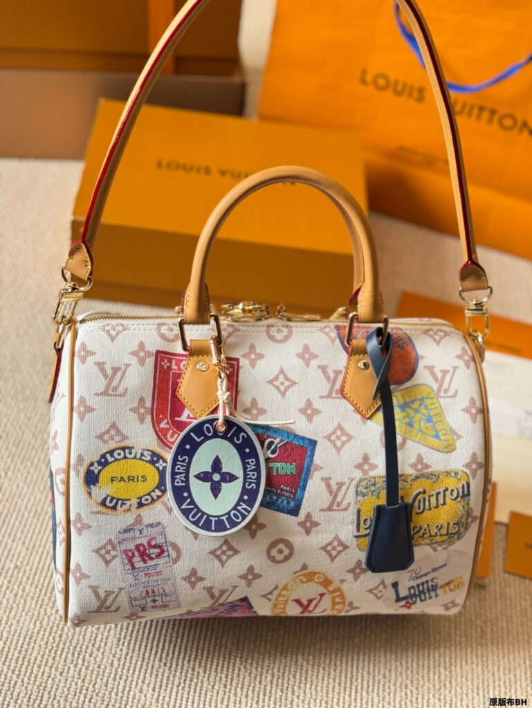 Louis Vuitton Speedy 30 Shoulder Bag 30 cm editorial product context 2