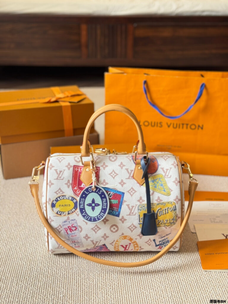 Louis Vuitton Speedy 30 Shoulder Bag 30 cm editorial product context 1