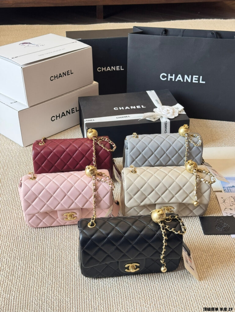 Chanel White Leather Bag 20 cm editorial product context 1