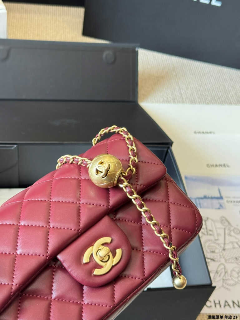 Chanel White Leather Bag 20 cm editorial product context 3