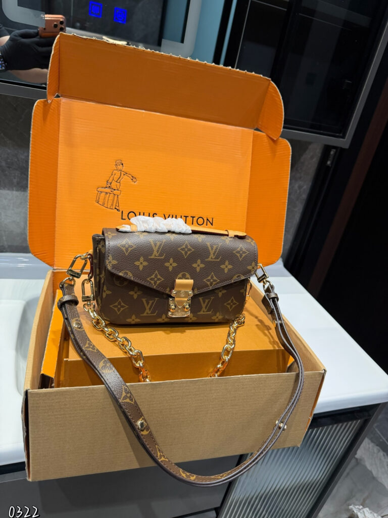 Louis Vuitton Metis Handbag editorial product context 2