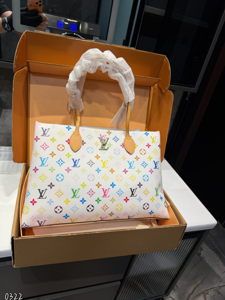Louis Vuitton Piano Monogram Totally Pm Lena 43 Handbag 27 cm editorial product context 1