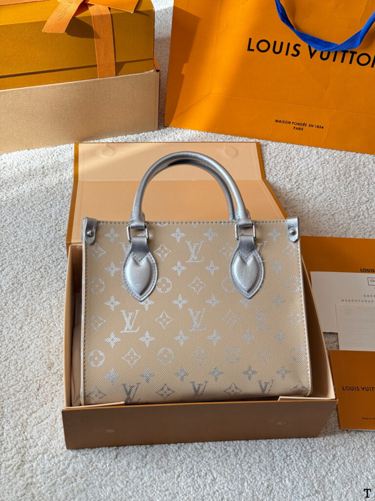 Louis Vuitton Onthego Vll Litton Logo Leather Tote Bag 25 cm editorial product context 2
