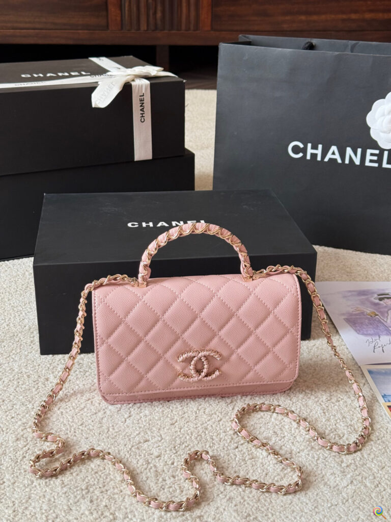 Chanel p135 CF CLogo OK x12x6cm 20 Crossbody Bag 20 editorial product context 1