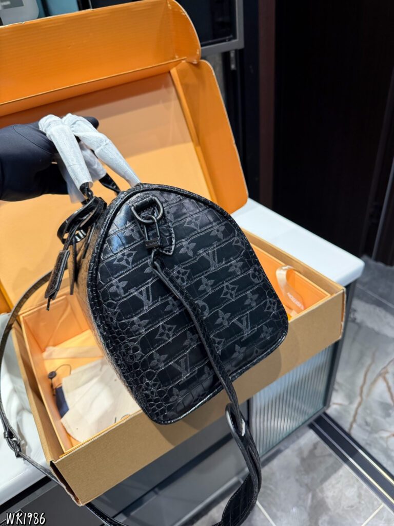 Louis Vuitton Nano Lvspeedy Retiro Speedy Bag 30 cm editorial product context 3