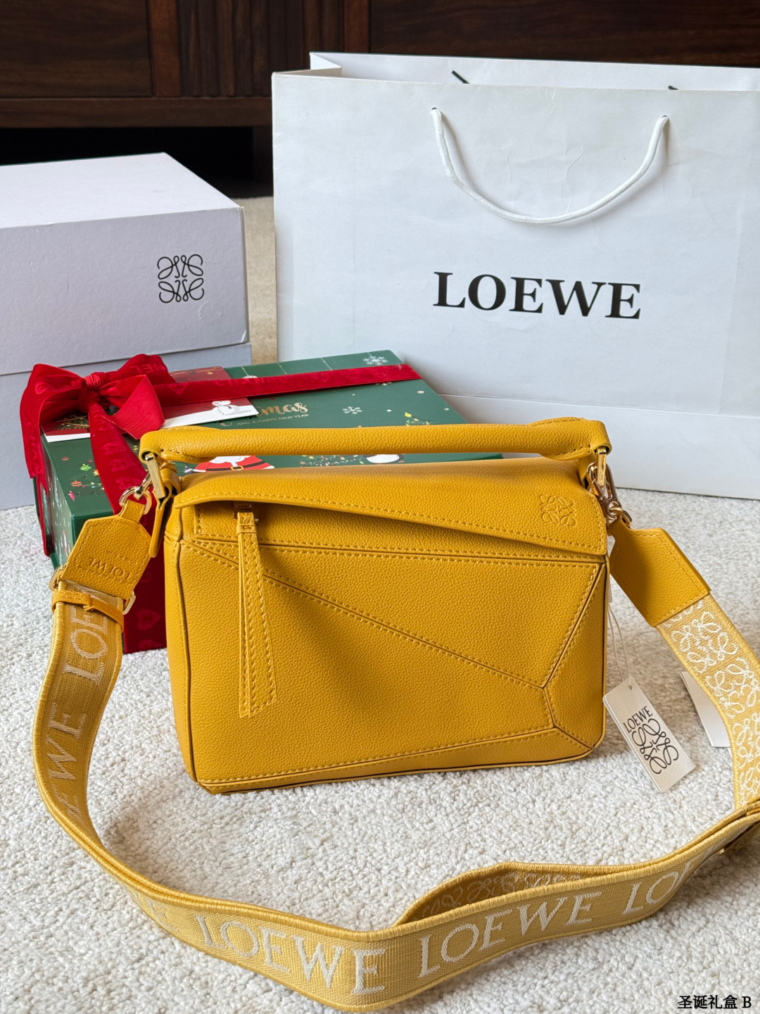 Loewe p215 Puzzle 25 23 Crossbody Bag