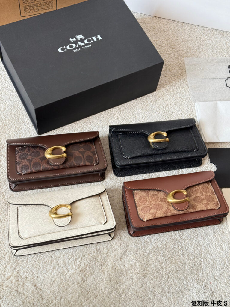 Coach Tabby Wristlet Mini Mini Leather Bag 20 cm editorial product context 1