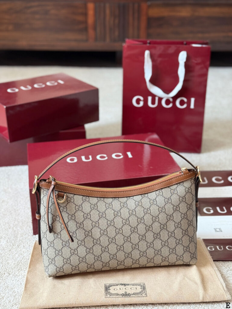 Gucci Gg Emblem Ggsupreme 30 Supreme Brown Calfskin Leather Wallet 20 cm editorial product context 2