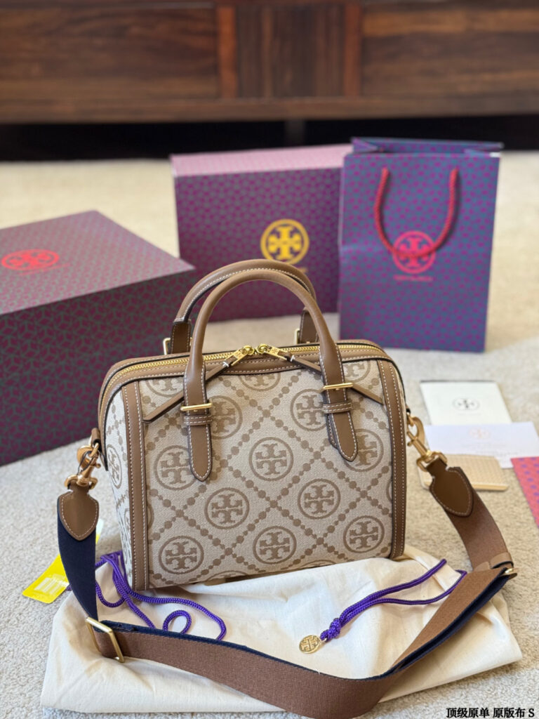 Tory Burch Monogram 25 Mini Brown Wallet 20 cm editorial product context 3