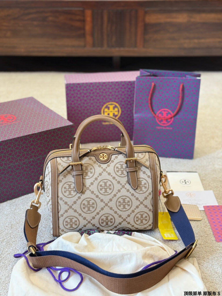 Tory Burch Monogram 25 Mini Brown Wallet 20 cm editorial product context 1