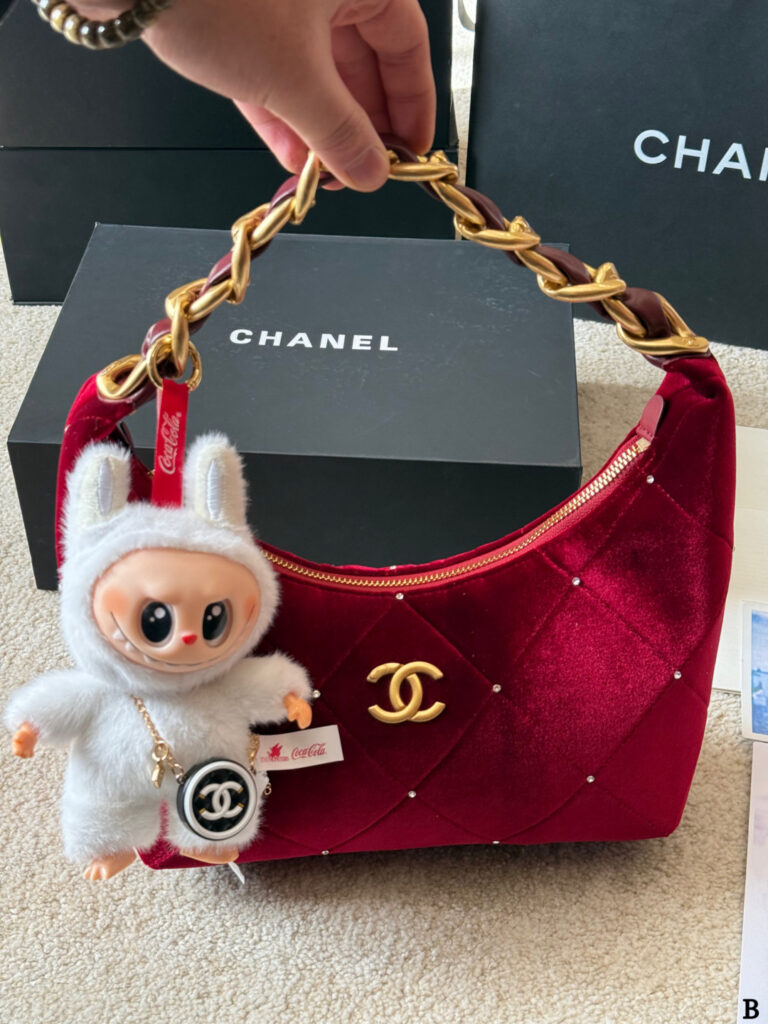 Chanel p215 Hobo CLogo x28x8cm 24 28 Bags 24 x editorial product context 2