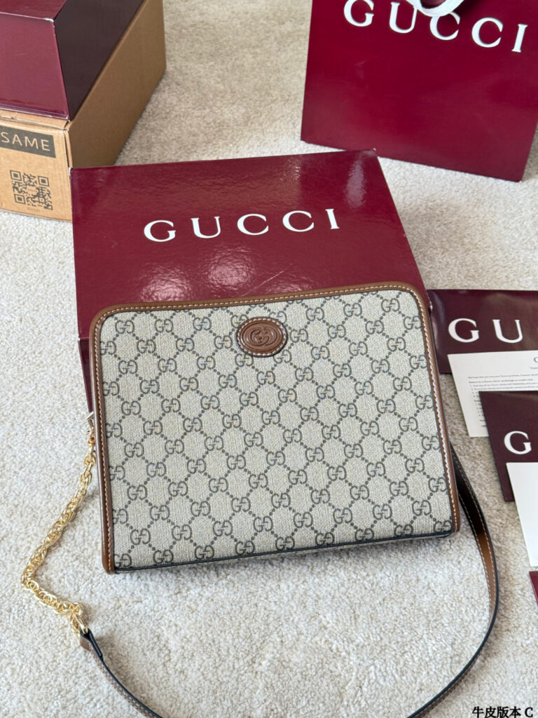Gucci Gucci Gg Supreme Gg Brown Calfskin Leather Card Holder editorial product context 1
