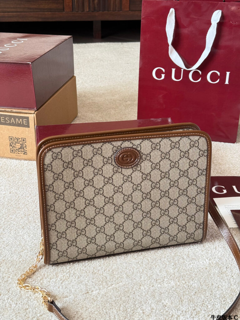 Gucci Gucci Gg Supreme Gg Brown Calfskin Leather Card Holder editorial product context 2