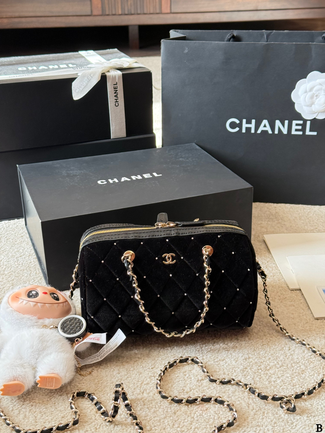 Chanel p235 19 Material Calfskin Crossbody Bag 12 cm