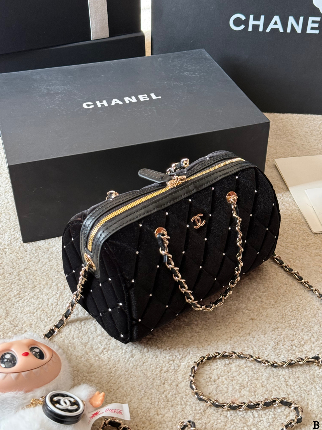 Chanel p235 19 Material Calfskin Crossbody Bag 12 cm