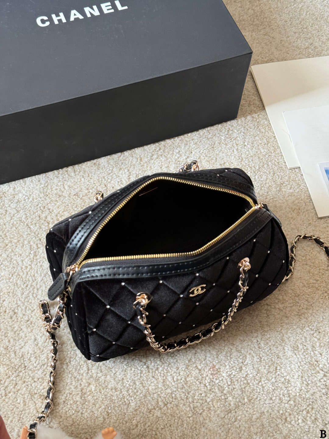 Chanel p235 19 Material Calfskin Crossbody Bag 12 cm