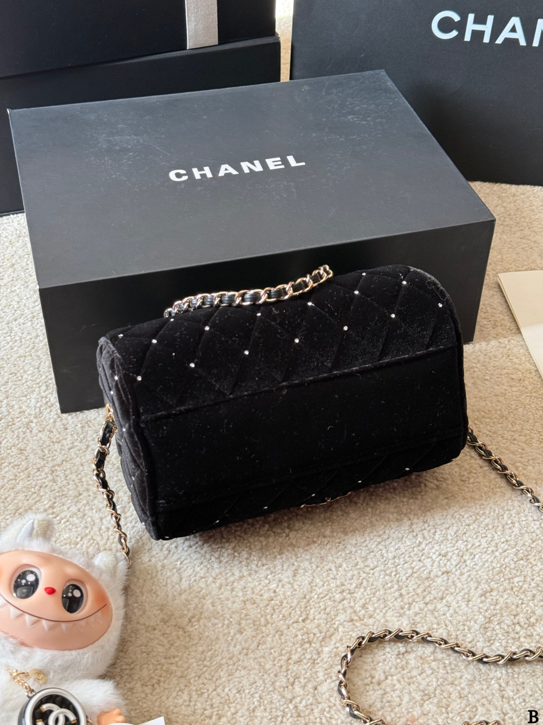 Chanel p235 19 Material Calfskin Crossbody Bag 12 cm