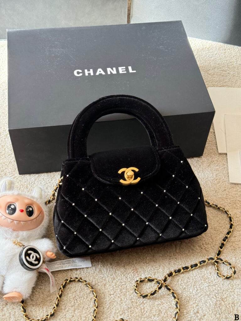 Chanel Kelly Mini Red Leather Crossbody Bag 20 x 7 cm editorial product context 2