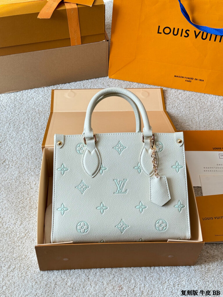 Louis Vuitton Onthego Vll Litton Logo Leather Tote Bag 25 cm editorial product context 3