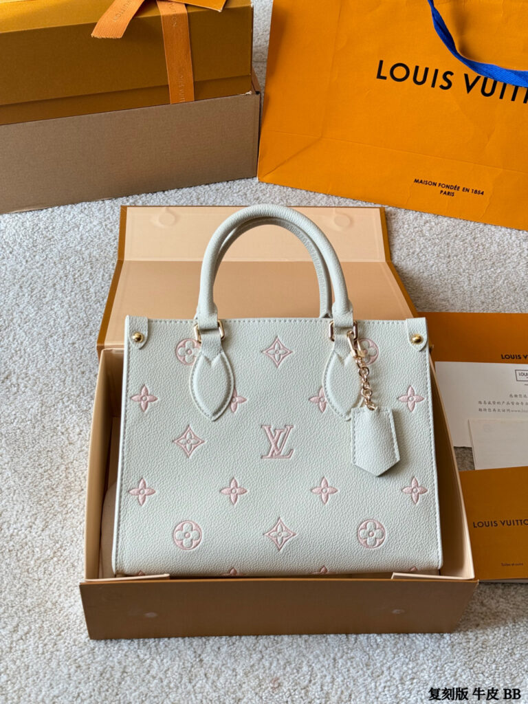 Louis Vuitton Onthego Vll Litton Logo Leather Tote Bag 25 cm editorial product context 2