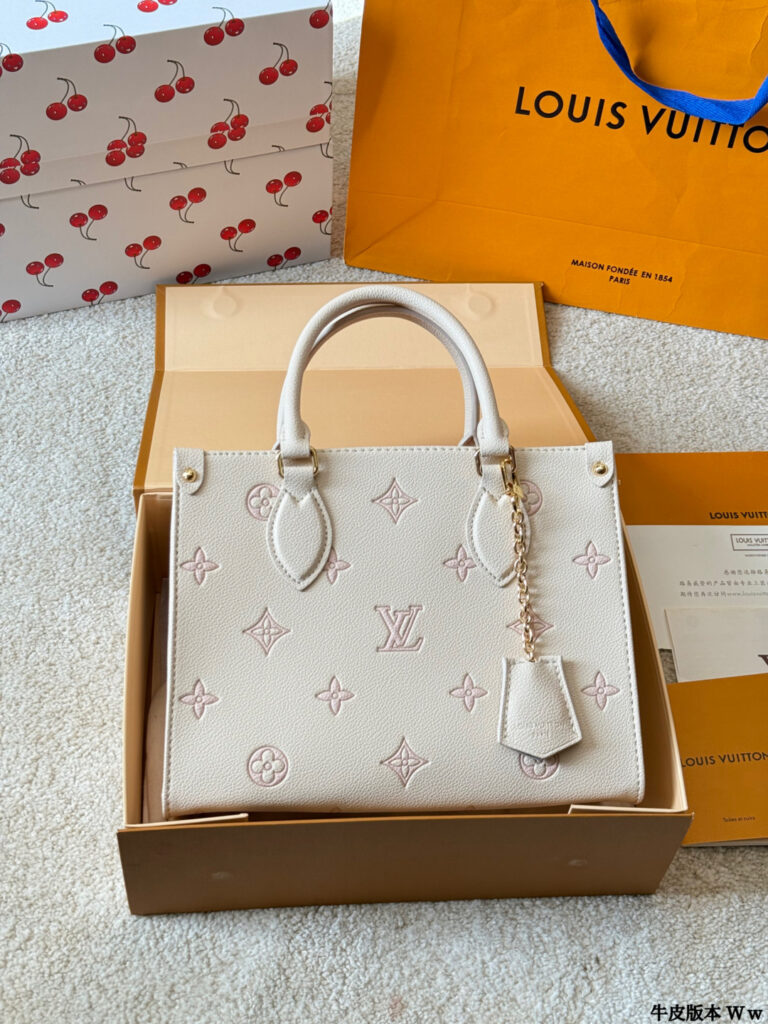 Louis Vuitton Onthego Vll Litton Logo Leather Tote Bag 25 cm editorial product context 2