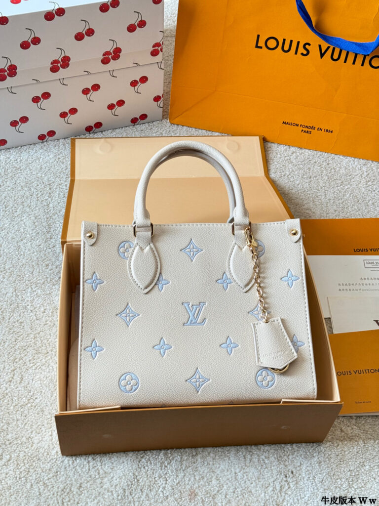 Louis Vuitton Onthego Vll Litton Logo Leather Tote Bag 25 cm editorial product context 2