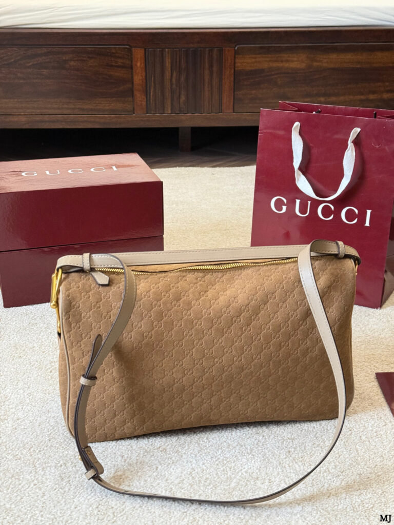Gucci White Leather Crossbody Bag editorial product context 2