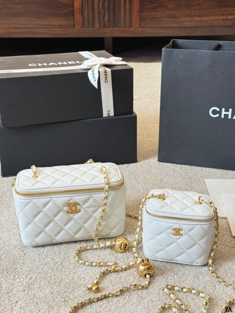 Chanel Case Ring Beige Leather Vanity Bag editorial product context 2