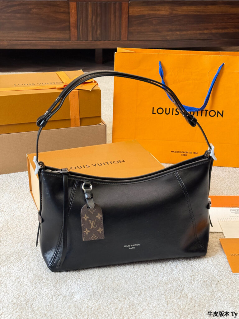 Designer F2RE Bag editorial product context 1