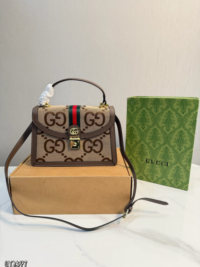 Gucci Ophidia Shoulder Bag 25 x 8 x 17 cm editorial product context 1