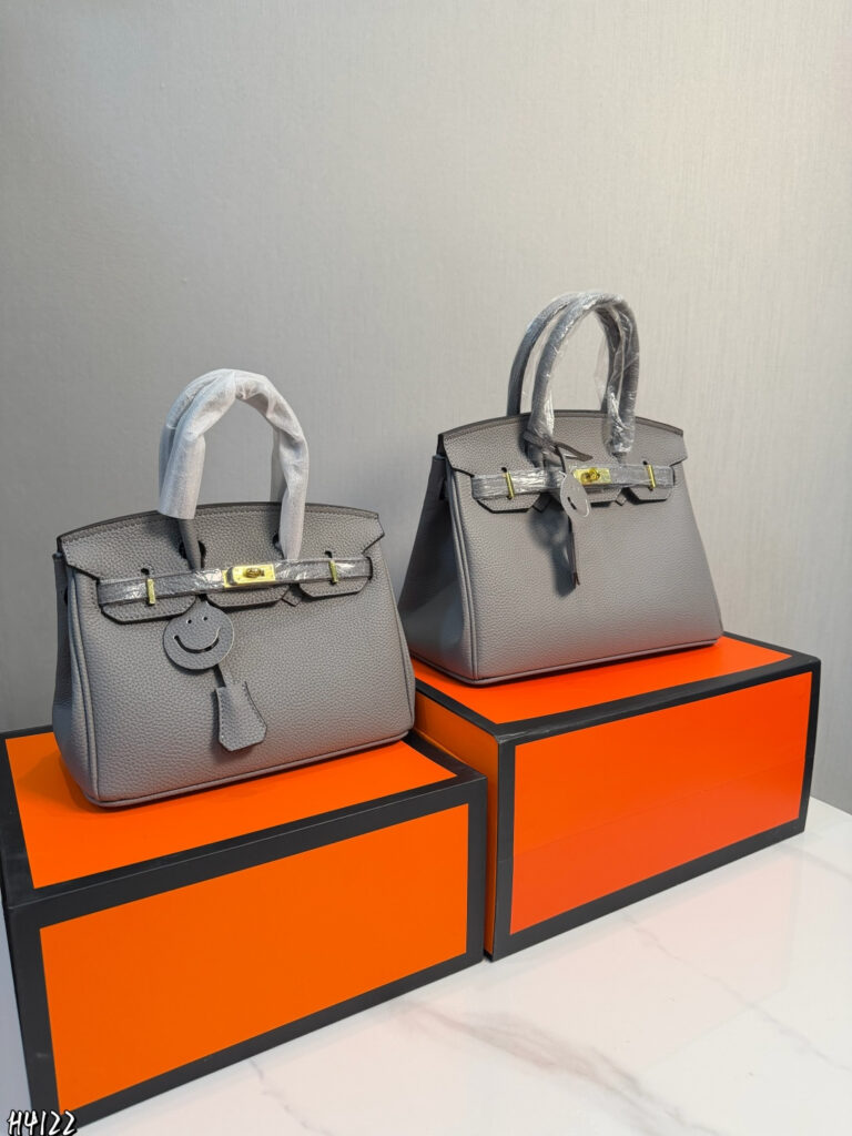 Hermes P225p215 Bag 30 x 16 x 24 cm editorial product context 2
